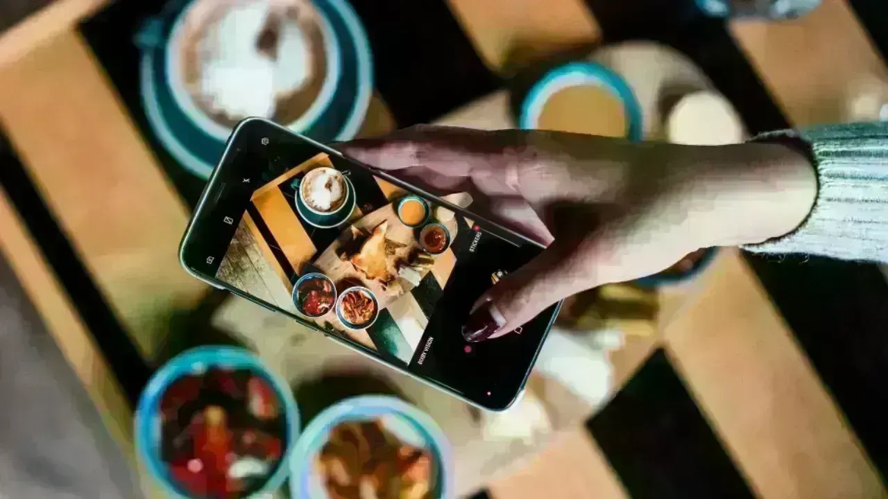 Comfort Food Takes Center Stage on Social Media Amidst Emotional Shifts