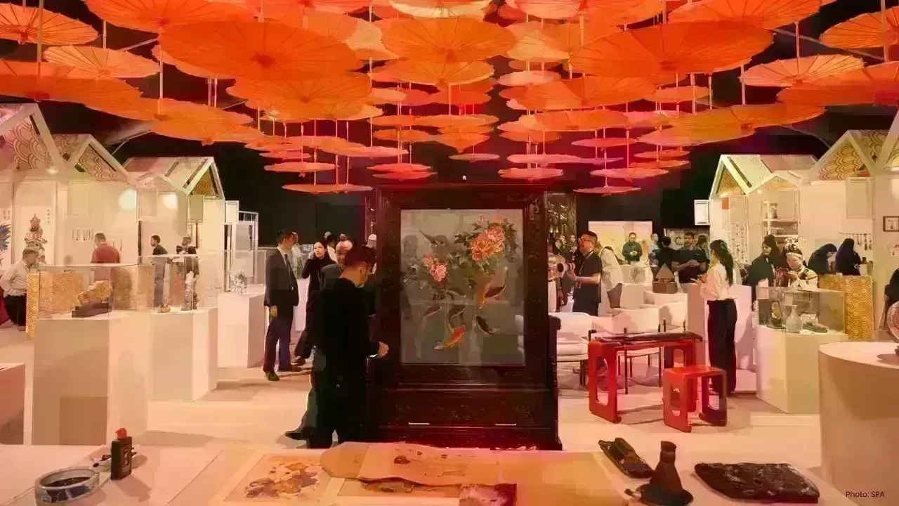 Wu Jianmei Brings Traditional Chinese Embroidery to Banan Event