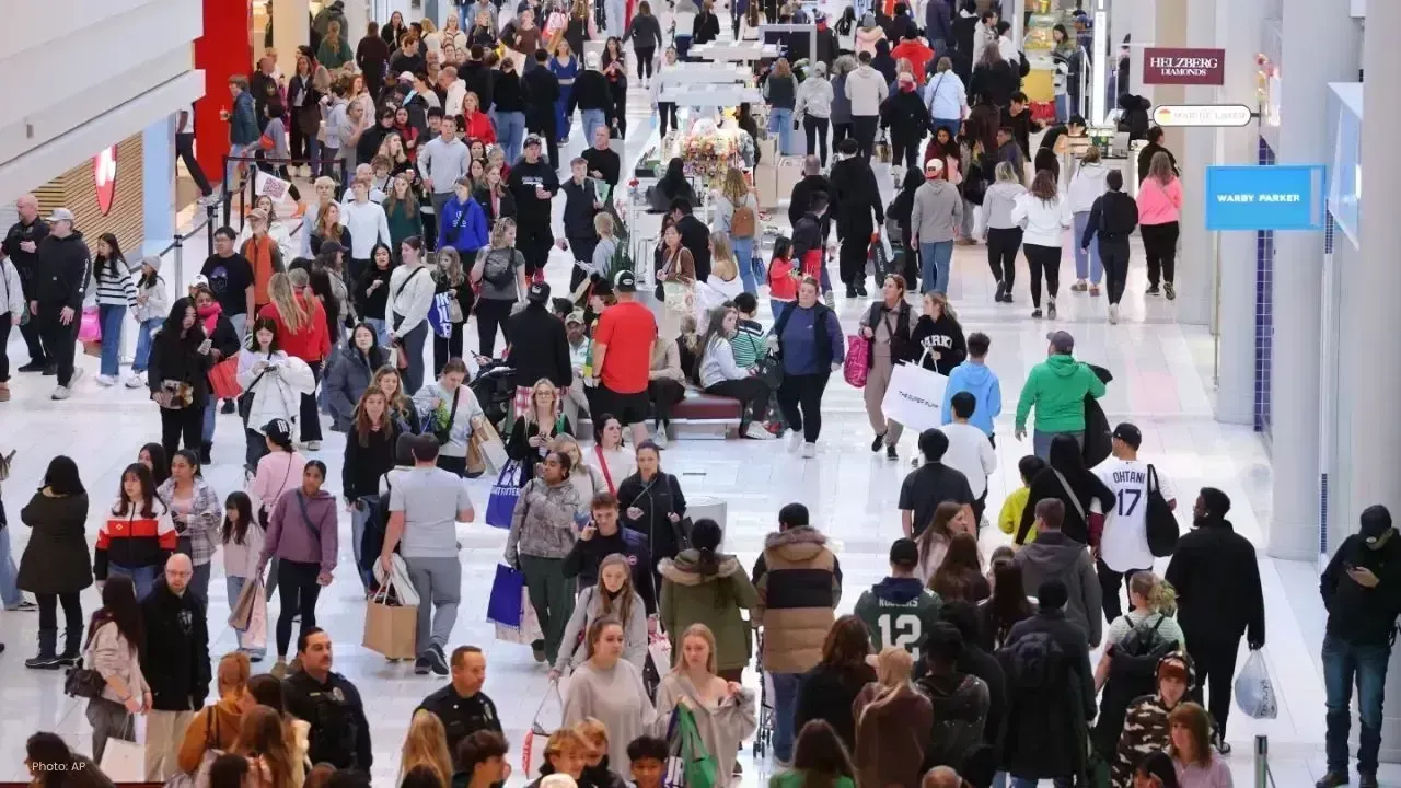 Shoppers Embrace Black Friday Amid Economic Concerns