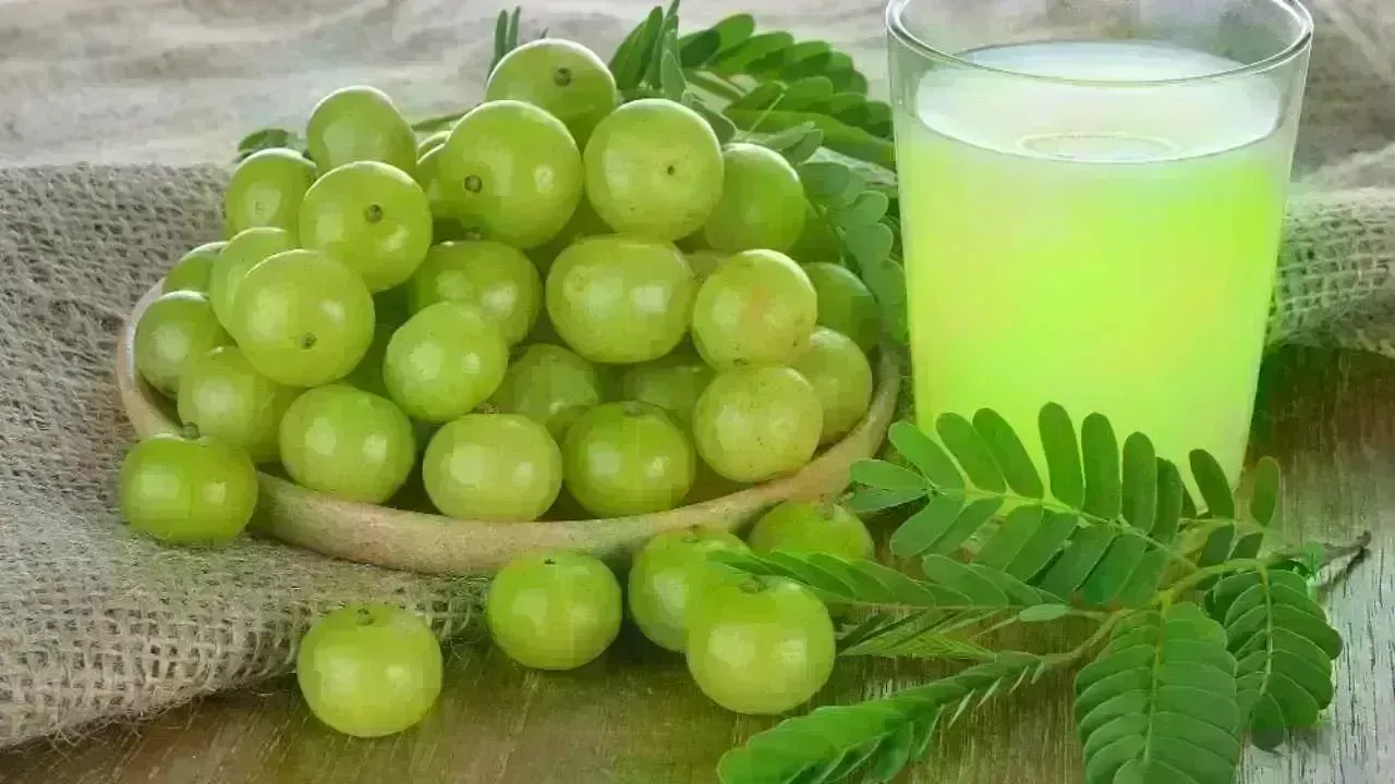 6 Key Benefits of Amla Moringa Juice for Your Bridal Glow