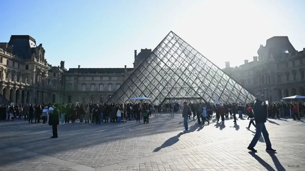 Louvre Museum to Increase Entrance Fees for Non-EU Guests in January
