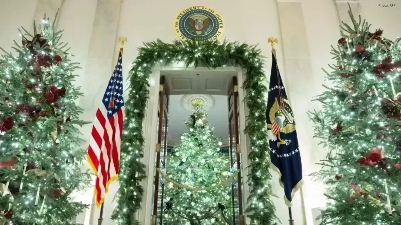 Melania Trump's 2025 White House Holiday Reveal: A Homey Touch