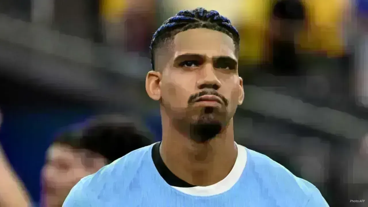 Araujo Takes Leave from Barcelona Due to Health Issues