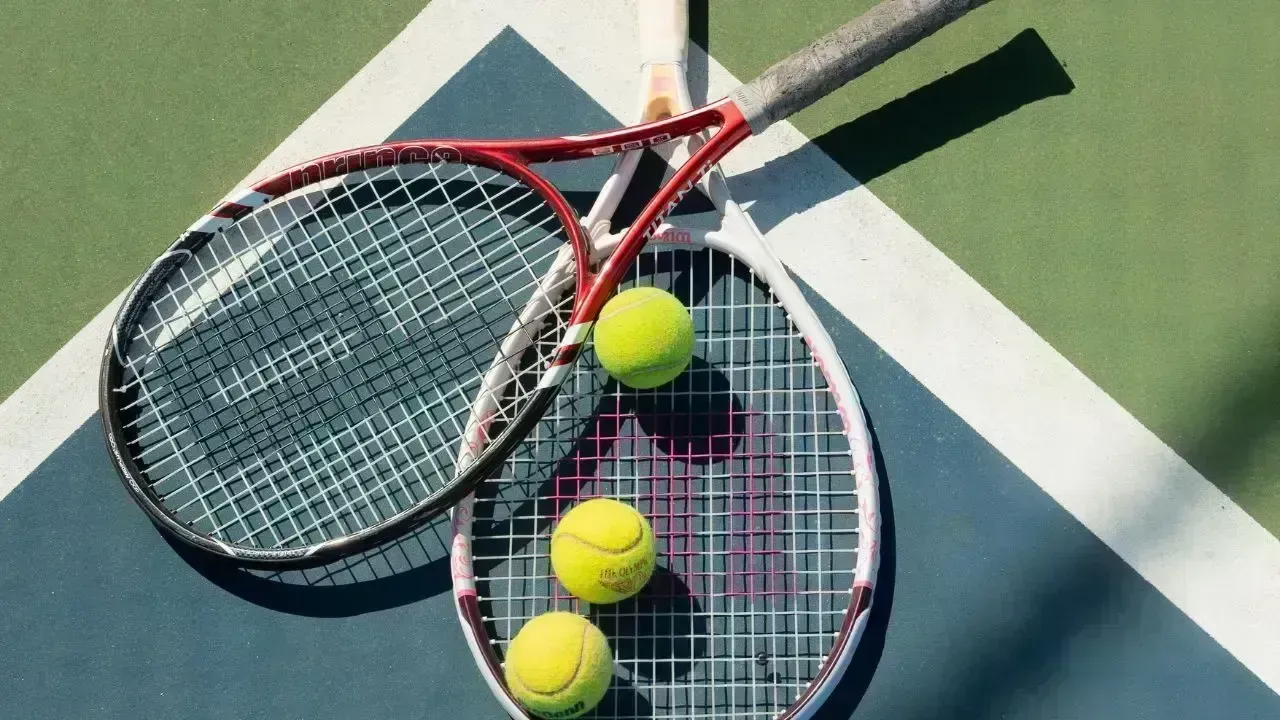 Surprising Upsets Mark Dubai Tennis Challenge