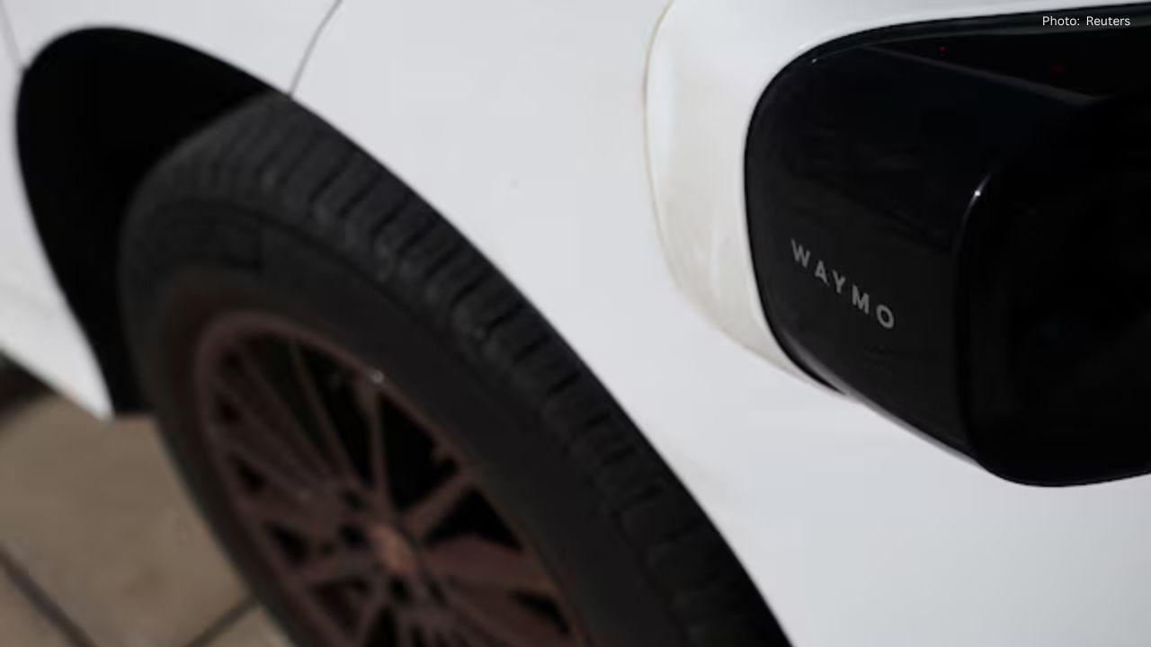 Waymo Under Fire as Self-Driving Cars Bypass School Buses in Texas