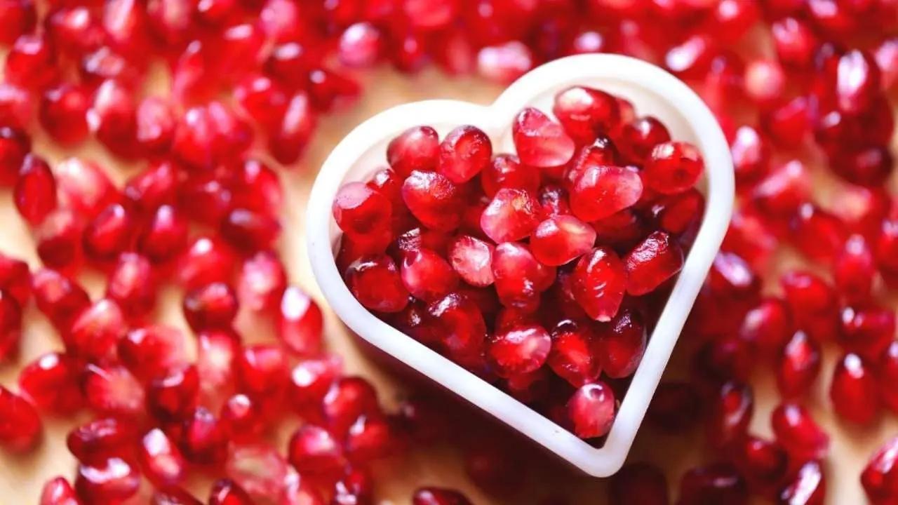 Essential Health Insights: Incorporate Pomegranate into Your Daily Routine