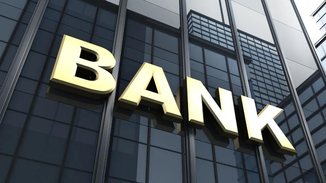 Monzo's Double Payday Initiative Offers UK Customers Salary Boost