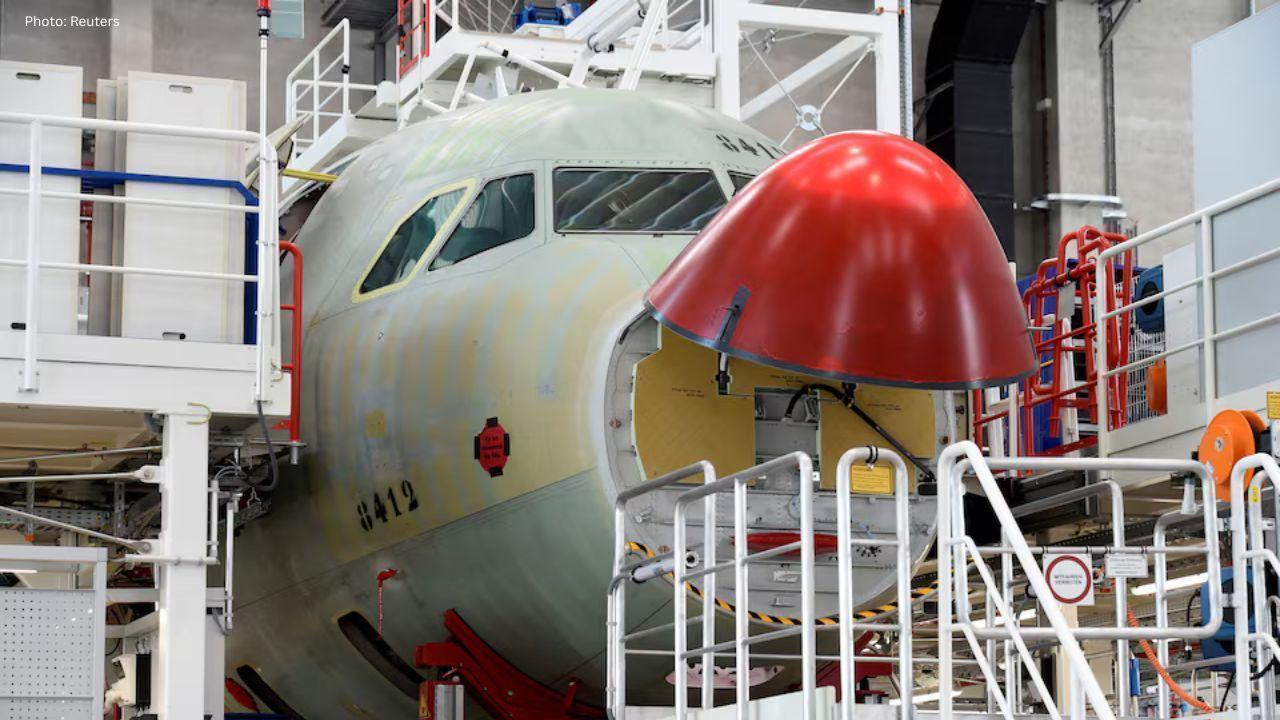 Airbus A320 Faces Software and Manufacturing Challenges Highlighting Overreliance Risks