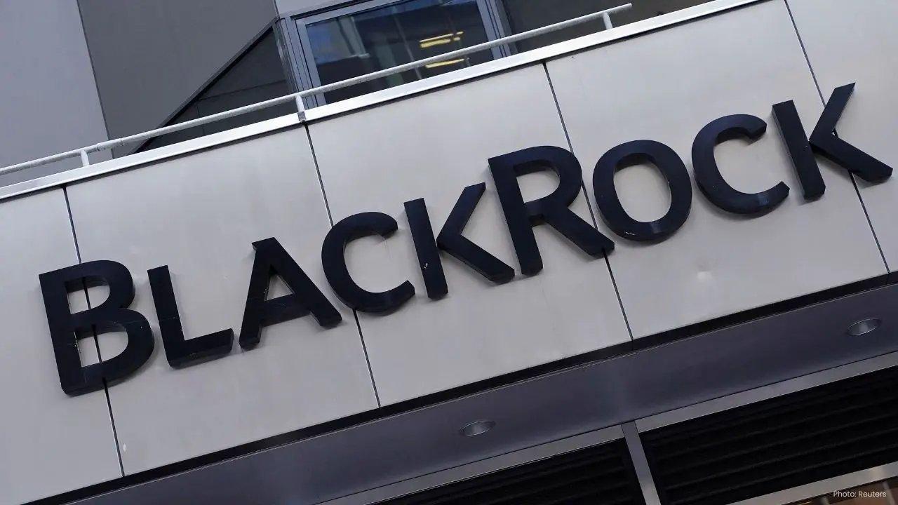 Tech Titans Propel Unprecedented Investment in AI Infrastructure