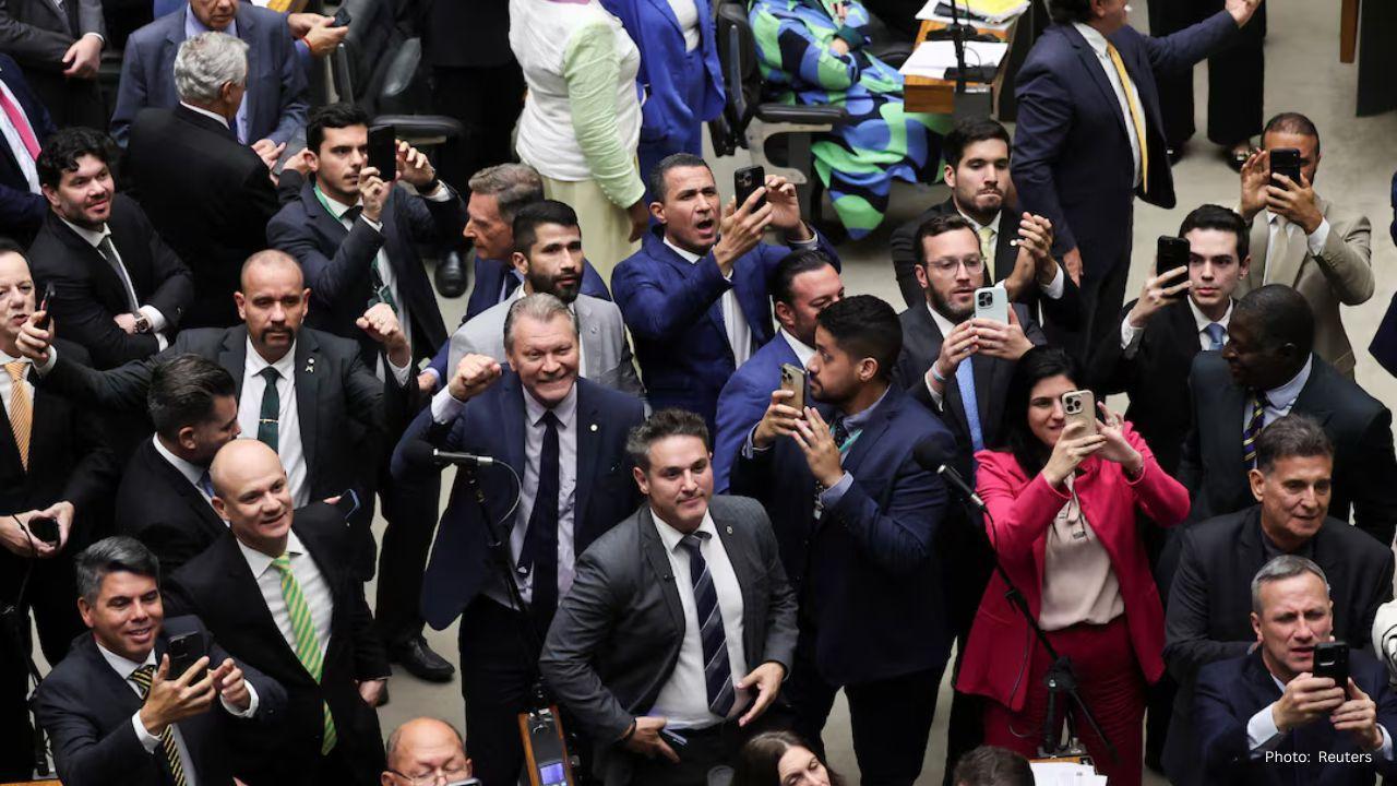 Brazil's Congress Approves Controversial Bill to Potentially Shorten Bolsonaro’s Sentence