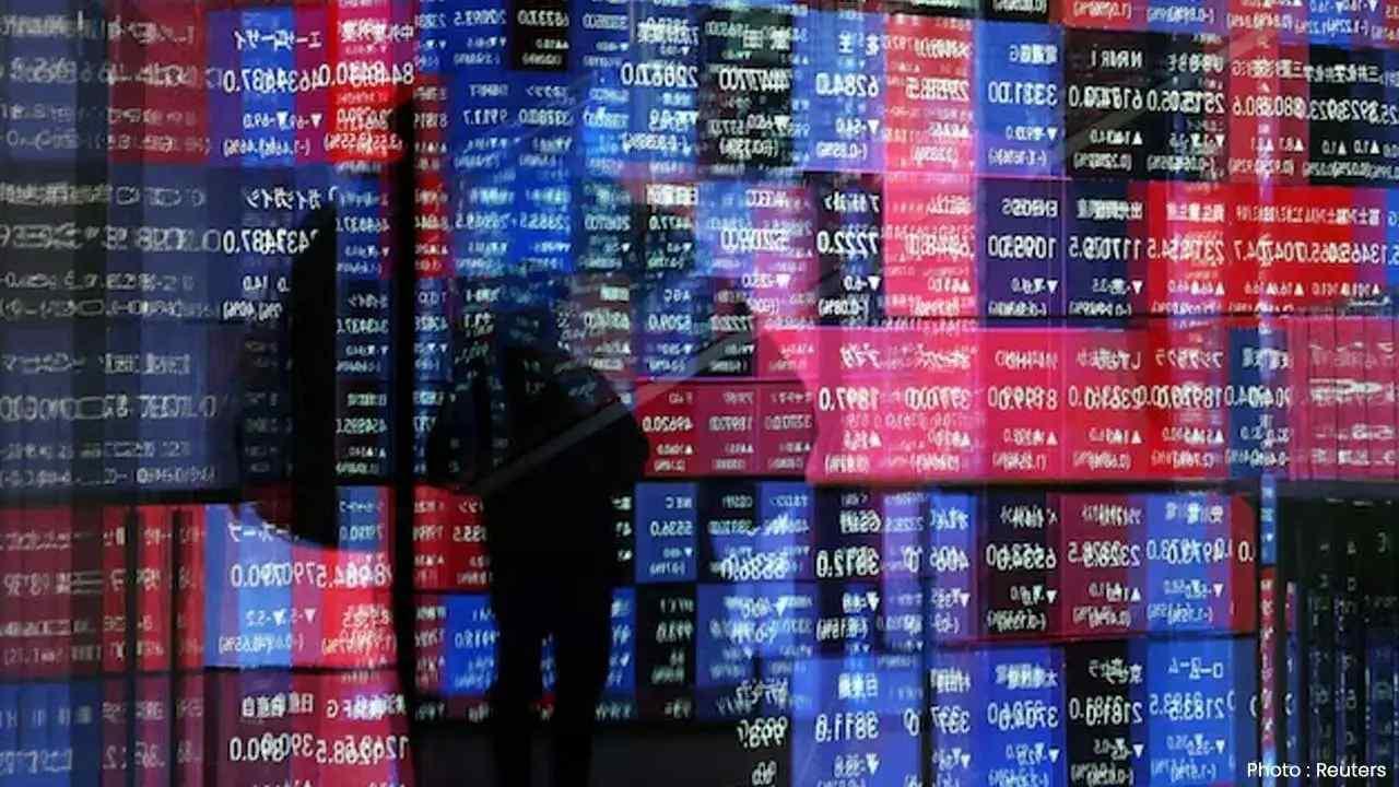 Oracle's AI Expenditure Concerns Weigh on Global Markets