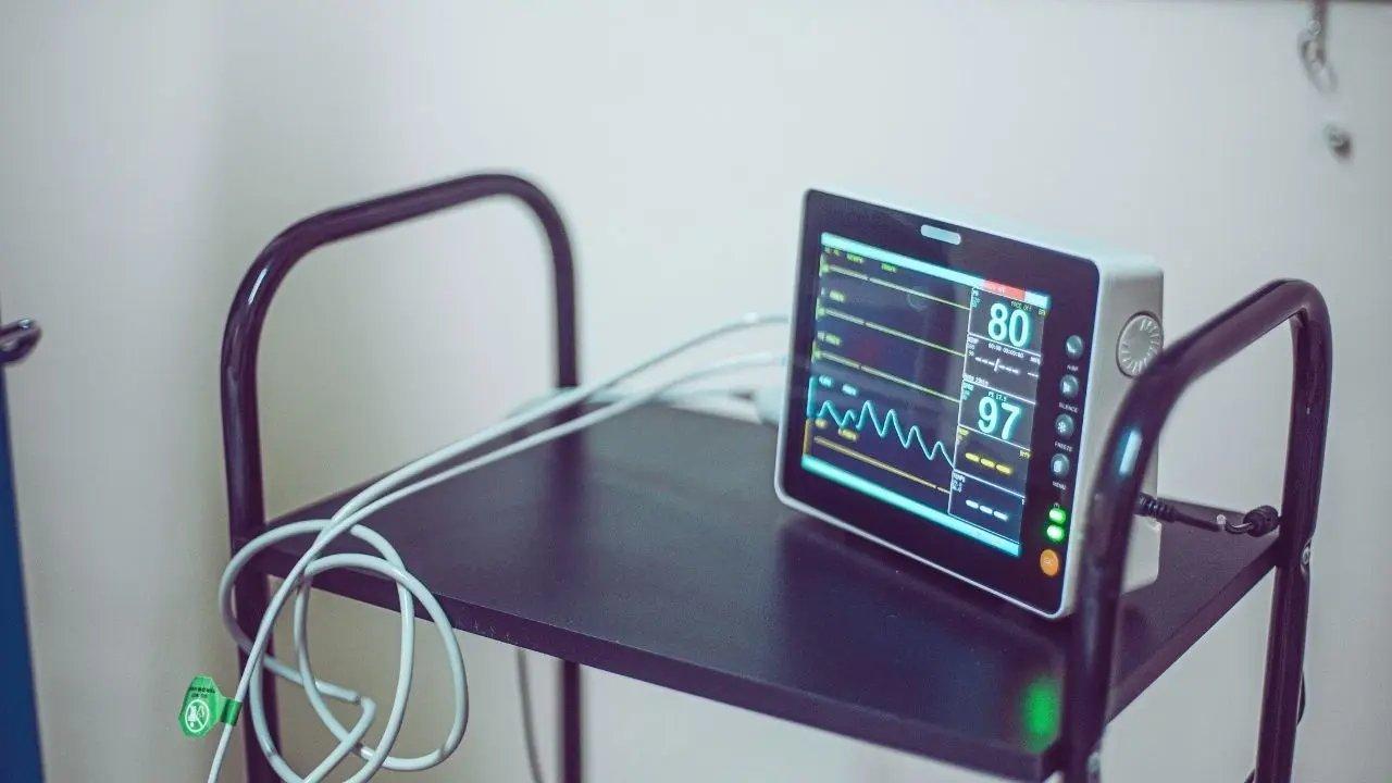 Revolutionizing Healthcare: The Rise of Wearables and AI Diagnostics