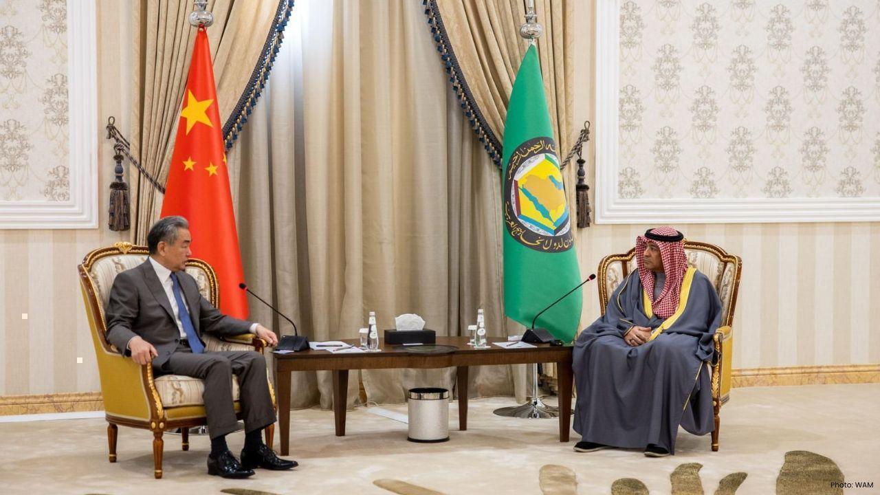 GCC Secretary-General Meets Chinese FM to Boost Cooperation