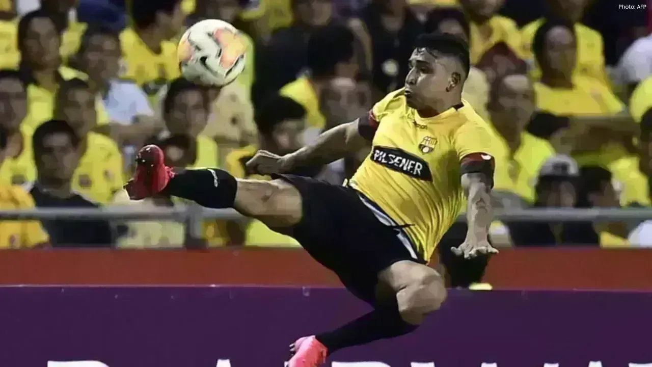 Ecuadorian Footballer Mario Pineida Dies in Shooting in Guayaquil