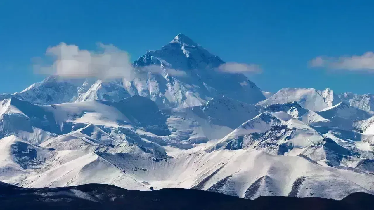Nepal Unveils New 5-Year Plan for Everest Cleanup