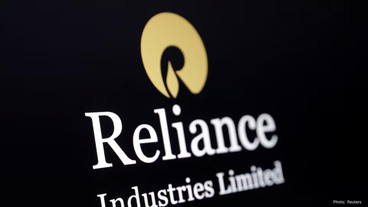 US Provides One-Month Concession for Reliance to Import Rosneft Oil