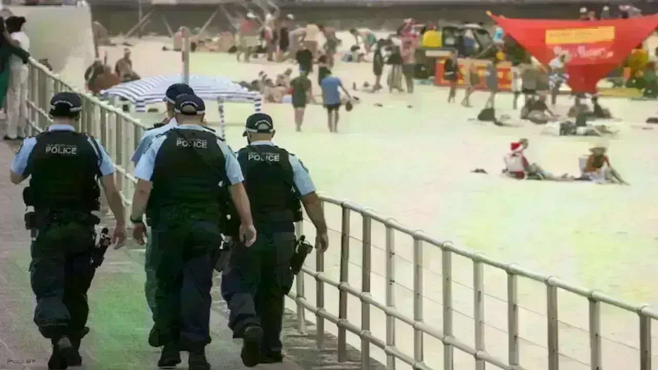 Quiet Christmas at Bondi Beach Following Sydney Terror Tragedy