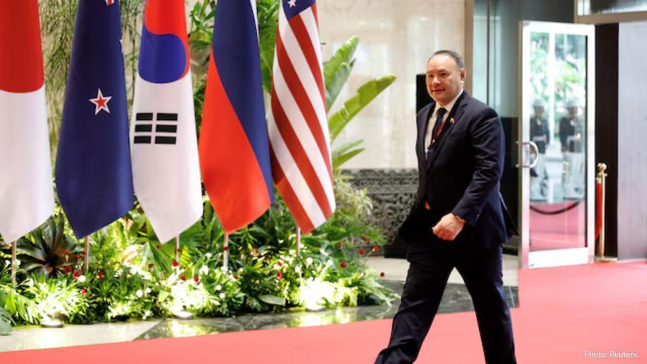 Philippines Challenges Chinese Research Vessel Close to Cagayan Amid Rising Tensions