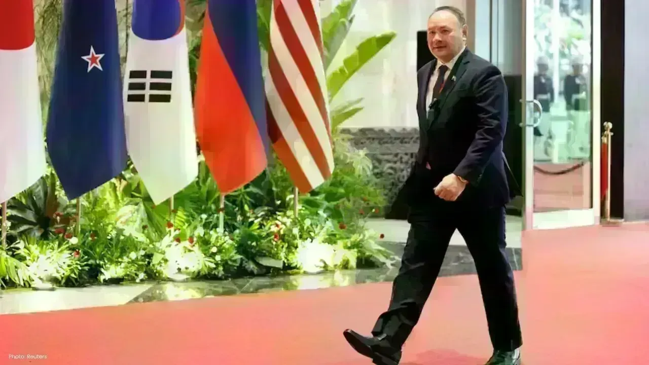 Philippine Forces Confront Chinese Research Vessel in EEZ