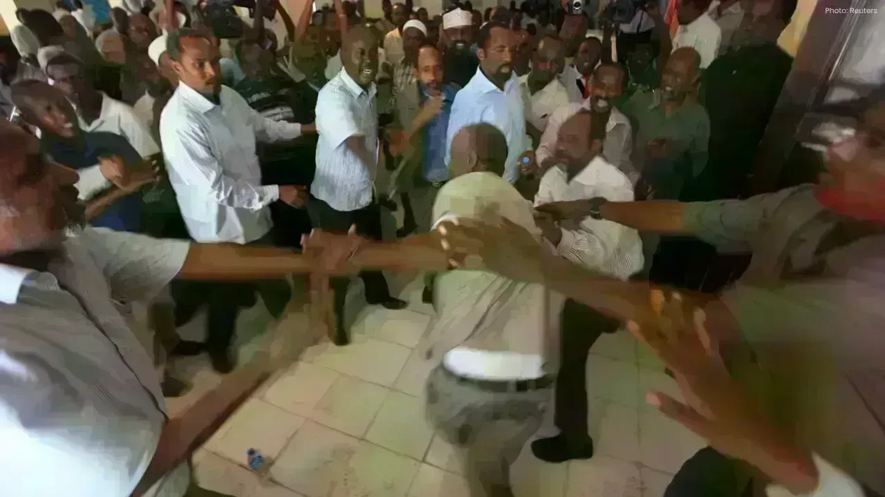 Dispute Between Karnataka Legislators Leads to Turbulent Government Meeting