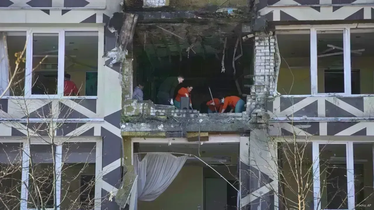 Zelenskyy Revamps Security Leadership Before Paris Discussions