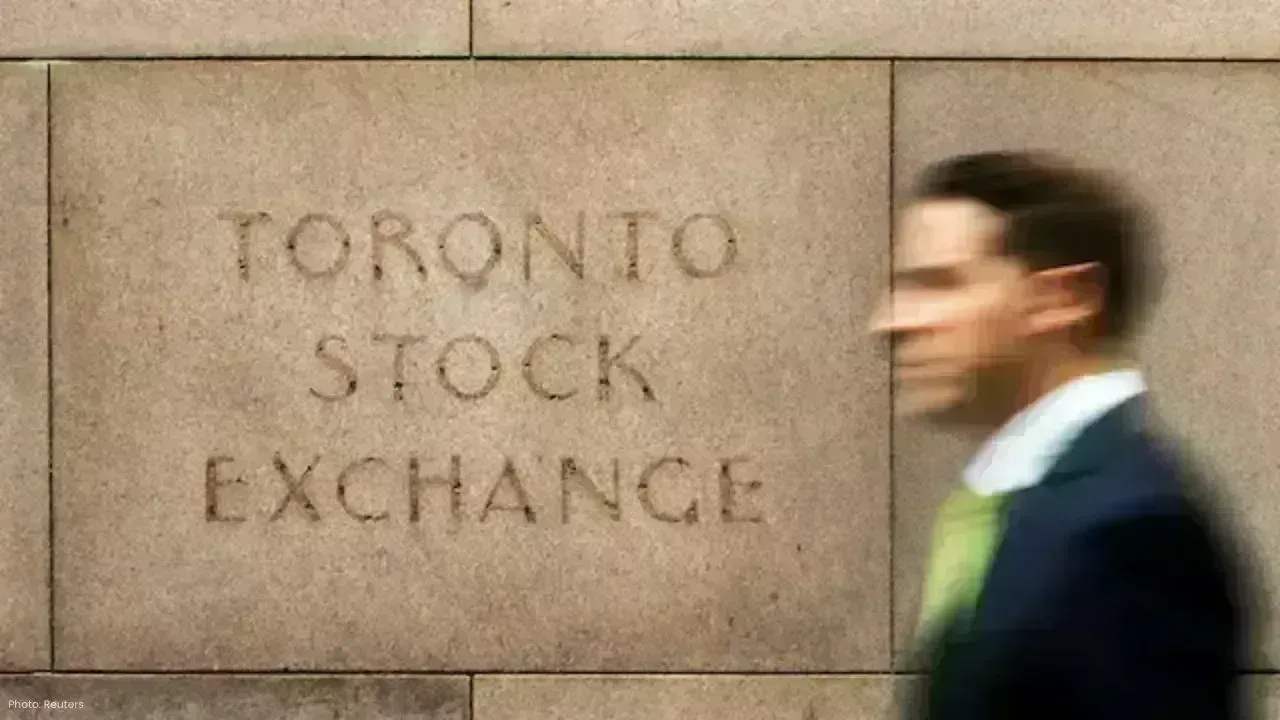 Canadian Stock Market Soars to All-Time High Fueled by Banking Sector Gains