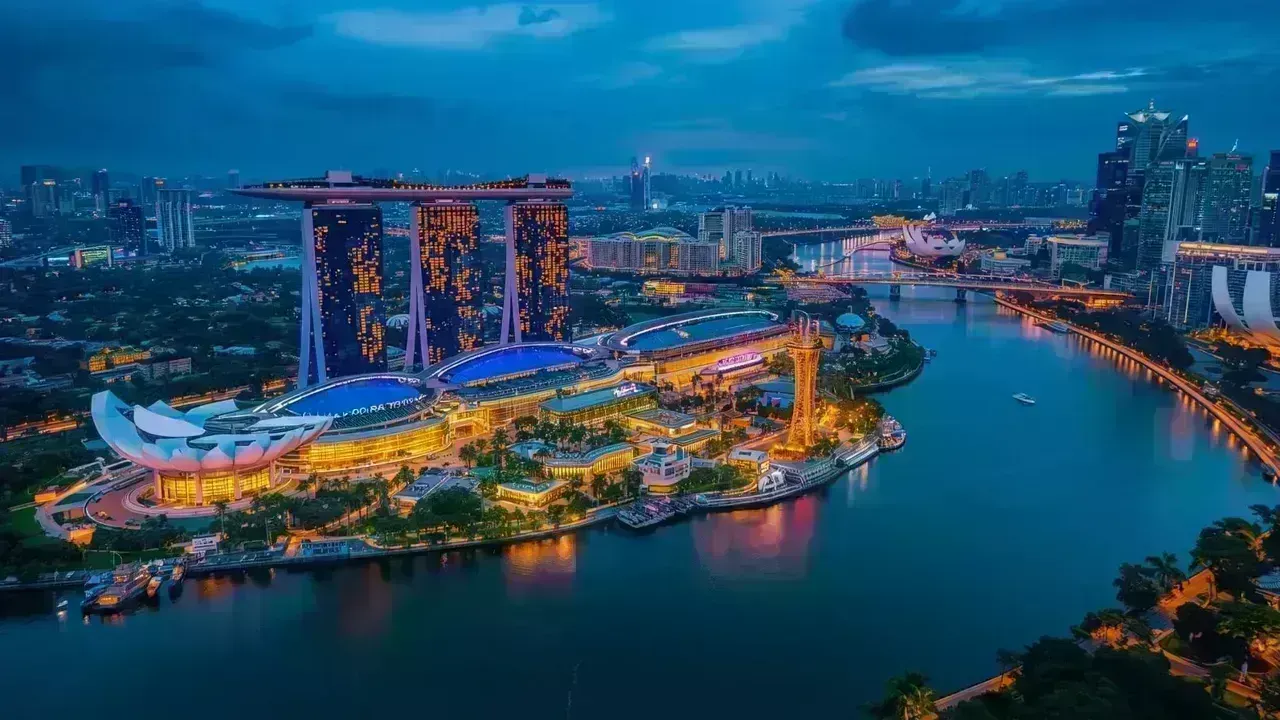 Explore Singapore: A Comprehensive 5-Day Itinerary with Hotel Insights and MRT Tips