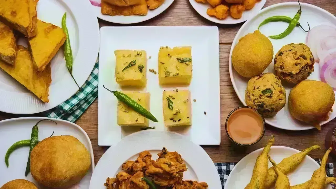 Discovering Food Trends of 2026: Hot Honey Bowls and Caviar Nuggets