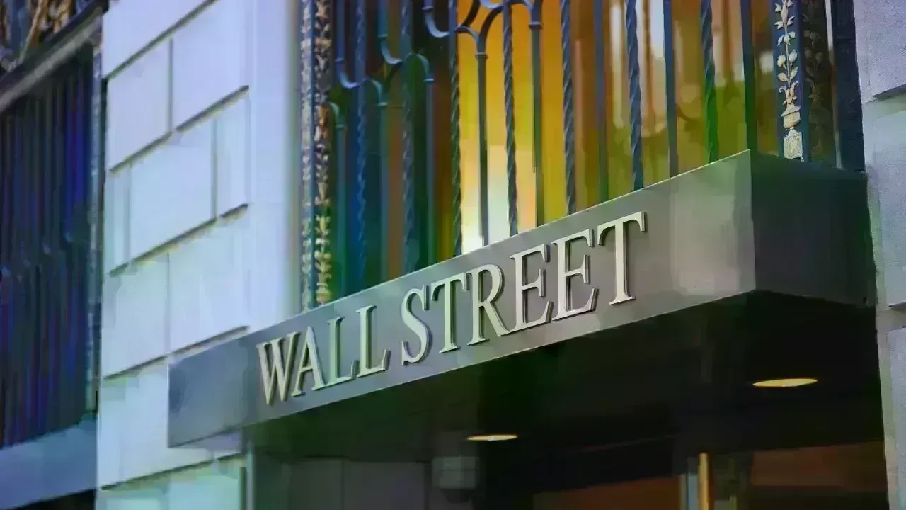 US Equity Markets Surge: Tech Sector Propels Investment Enthusiasm