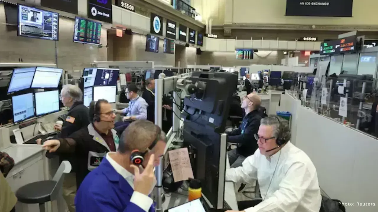 Investors Maintain Caution as US Futures Await Jobs Report and Court Ruling