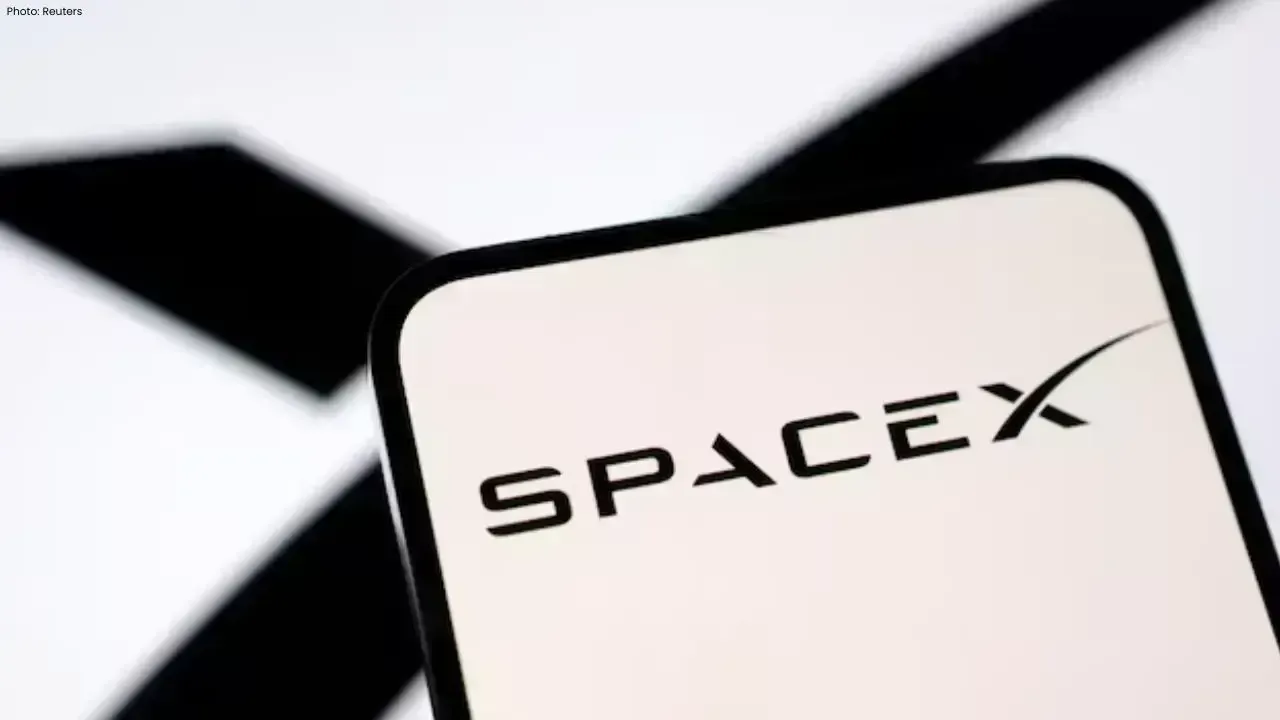 FCC Greenlights SpaceX’s Plans for 7,500 Additional Starlink Satellites