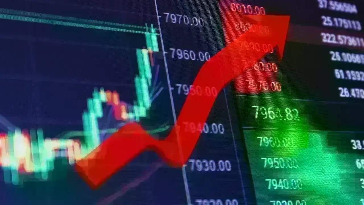 Indian Stocks Struggle: Nifty and Sensex Dip Amid Global Concerns