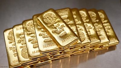Gold Approaches All-Time High, Silver Surges Past $90 Amid Rate Cut Speculations