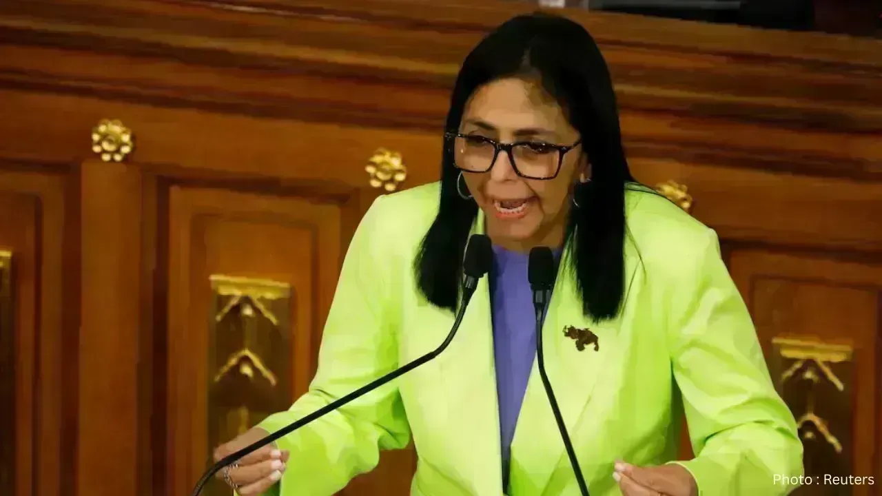 Venezuela's Interim President Advocates Oil Law Changes to Attract Investments