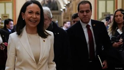 Trump Retains Nobel Medal from Machado Amid Ongoing Venezuela Discussions