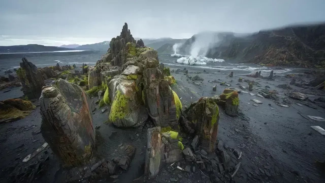 Explore Iceland's Ring Road: Essential Stops, Fuel Expenses & Accommodation Tips