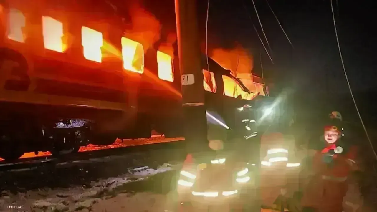 Fatal Russian Strikes Claim 12 Lives in Ukraine