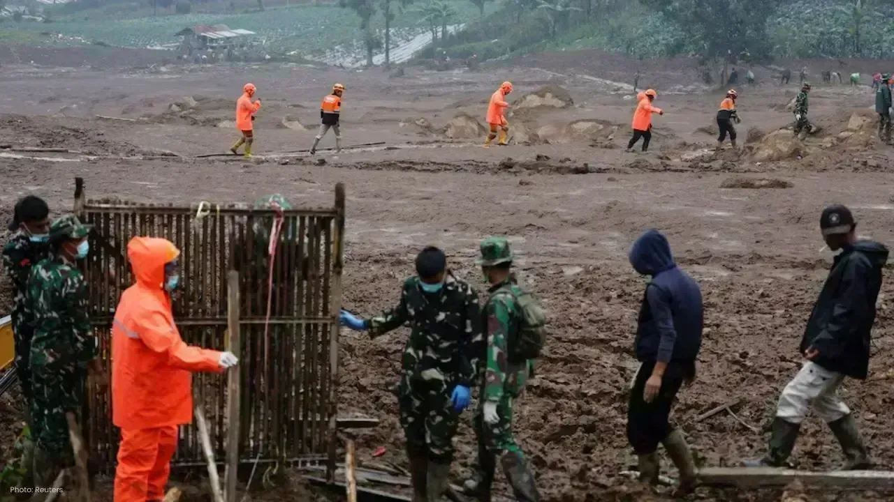 West Java Landslide: Search Operations Impacted by Ongoing Rain
