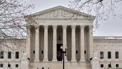 Jackson, Kavanaugh Clash Over Supreme Court Emergency Orders