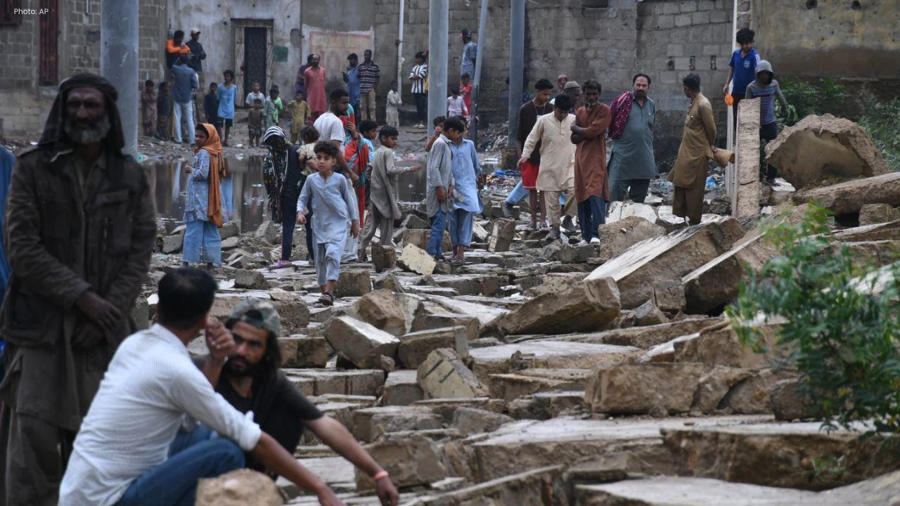 Deadly Storm Hits Karachi: 15 Killed, Trees Uprooted