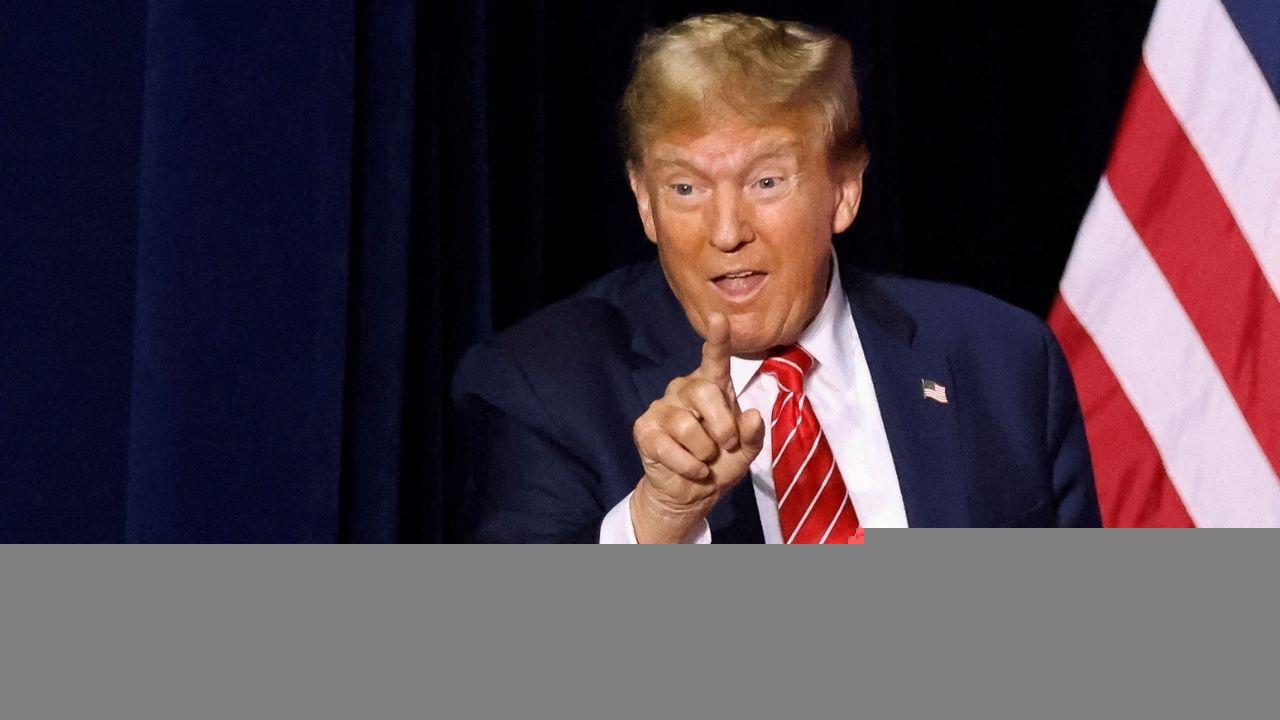 Trump Warns of Heavy Strikes on Iran in Coming Weeks