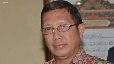 Indonesian Lawmaker Calls for Israel Passport Ban