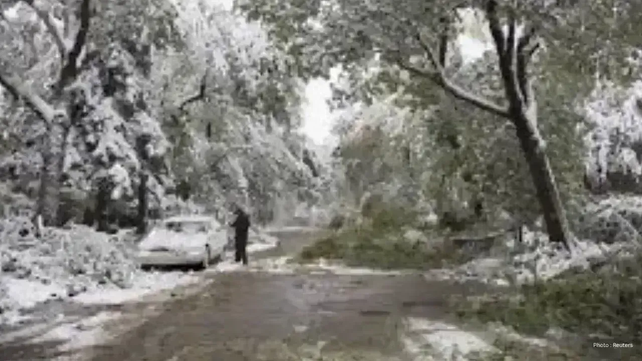 Alberta Clipper Set to Blanket Manitoba in Late-Season Snow