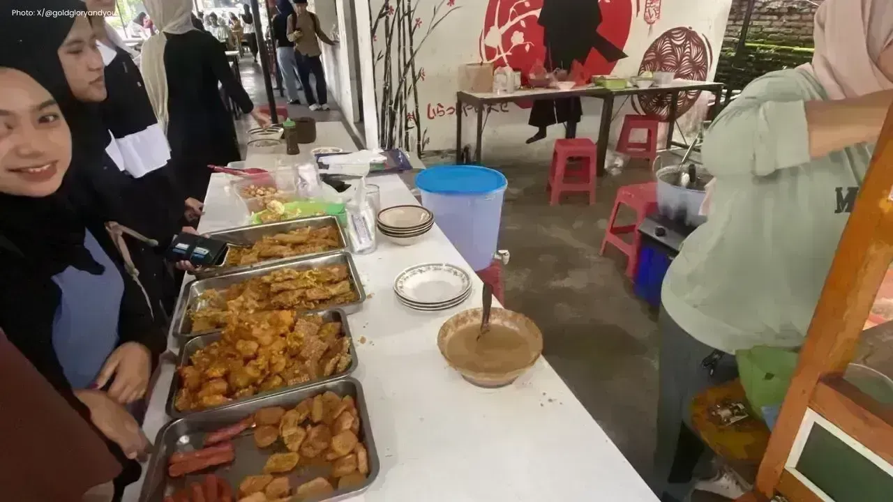 Malaysians Opt for Food Delivery as Dining Out Declines