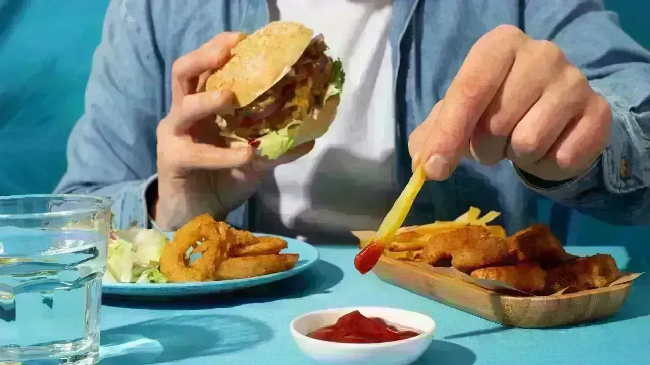 Essential Foods to Avoid This Summer for Your Health