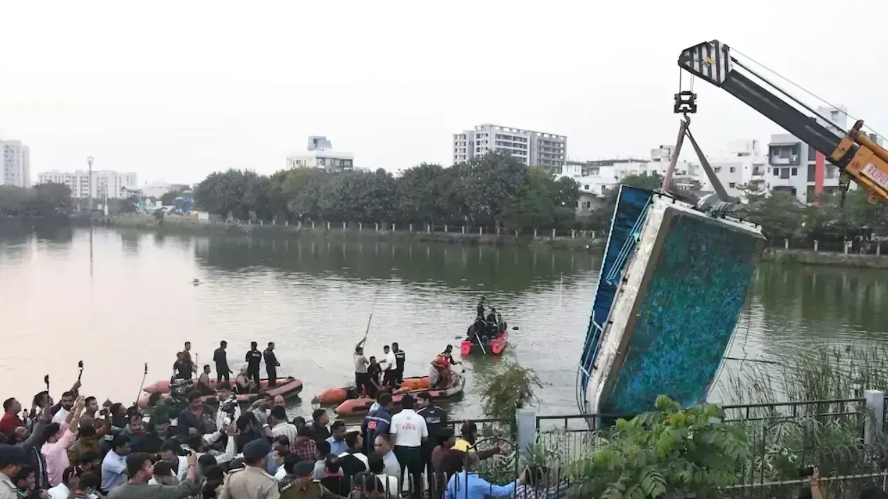 Tragic Canoe Accident Claims Life at Brampton Lake