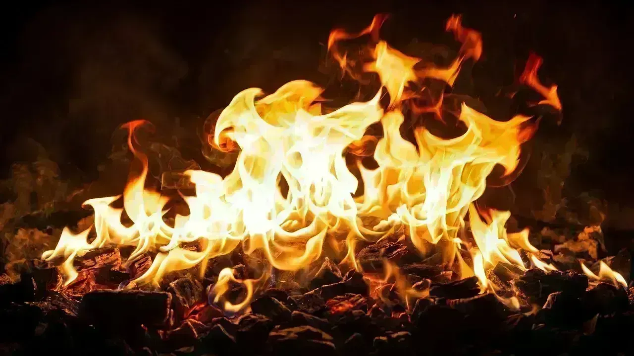 Investigation Launched into Fire Aboard Ever Lenient in Singapore