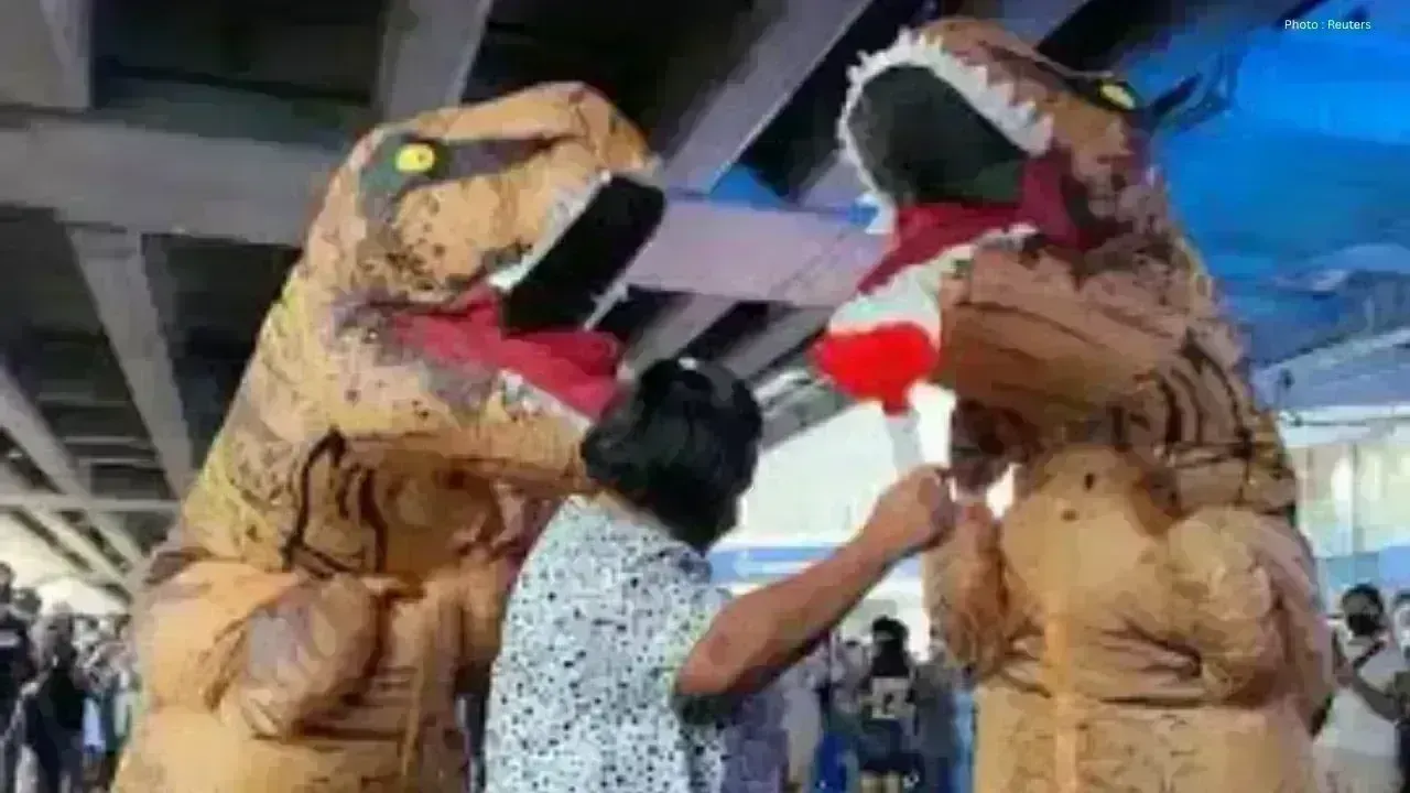 Tensions Rise as Trump Critiques Pope Leo XIV on Iran