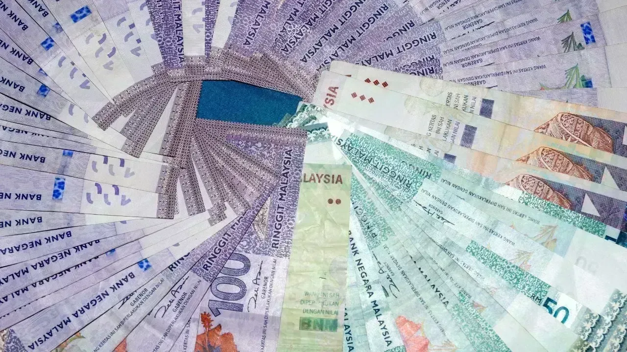 Ringgit Holds Steady Amid Strong Dollar Influence