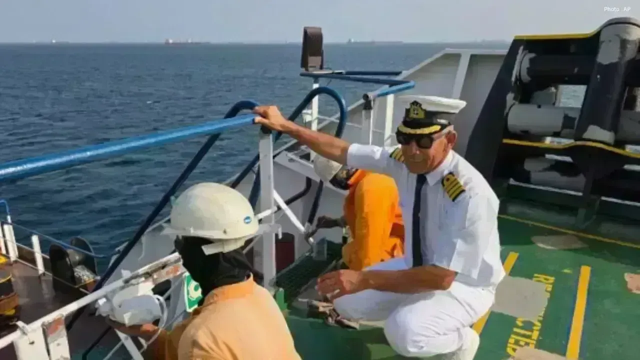 Shipping Safety at Risk: Oil Tanker Threats in the Strait of Hormuz